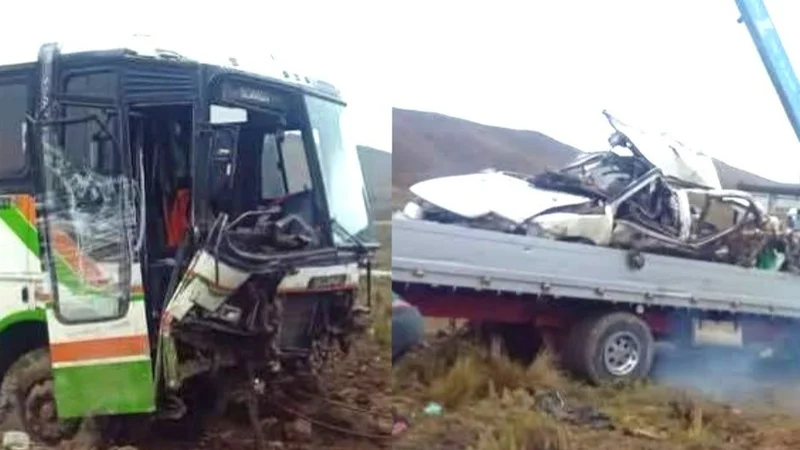 ¡Trágico! Dos muertos tras fatal choque entre un bus y un taxi en Oruro