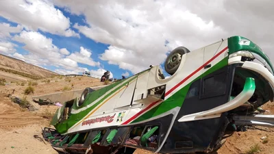 TERRIBLES IMÁGENES: Contabilizan 19 fallecidos en el trágico accidente de  flota en Uyuni| Red Uno de Bolivia