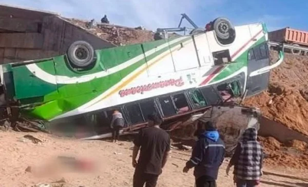 Suspenden a empresa del bus que volcó y dejó 19 fallecidos en Uyuni ...