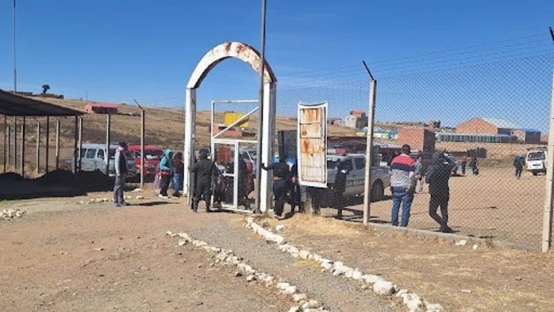 Cae policía que permitía el ingreso de sustancias controladas a Chonchocoro