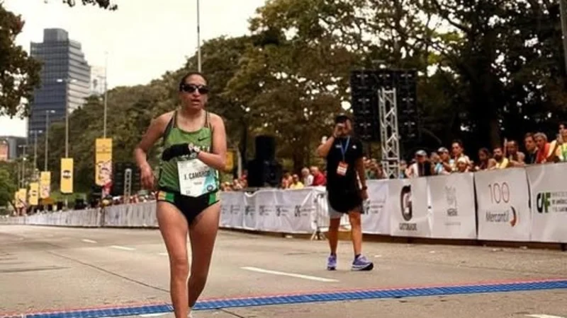 Jhoselyn Camargo hace historia en la Maratón CAF en Caracas y lleva a Bolivia al podio