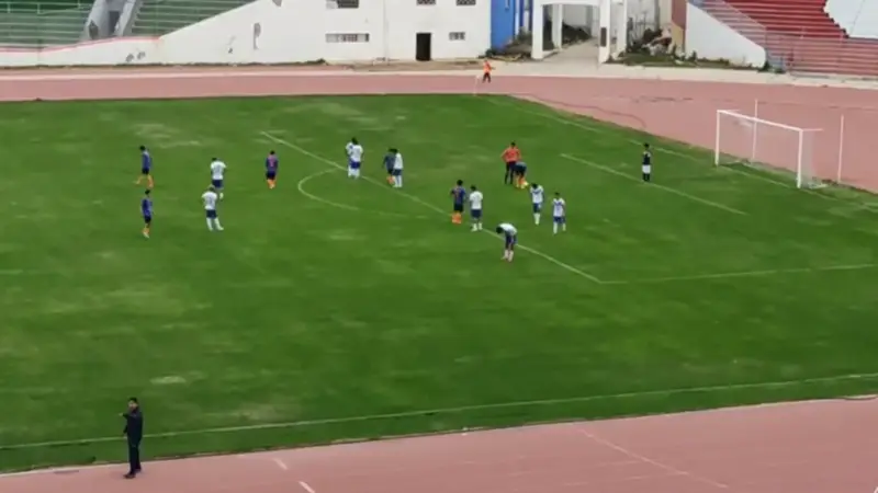 Jugadores de San José tras la derrota ante Pomata. Foto: captura de video de El Sajama.com - Prensa Oruro. Jugadores de San José tras la derrota ante Pomata. Foto: captura de video de El Sajama.com - Prensa Oruro.