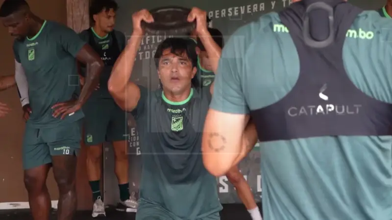 Marcelo Martins en intenso entrenamiento con Oriente Petrolero. Foto: Red Uno de Bolivia. Marcelo Martins en intenso entrenamiento con Oriente Petrolero. Foto: Red Uno de Bolivia.