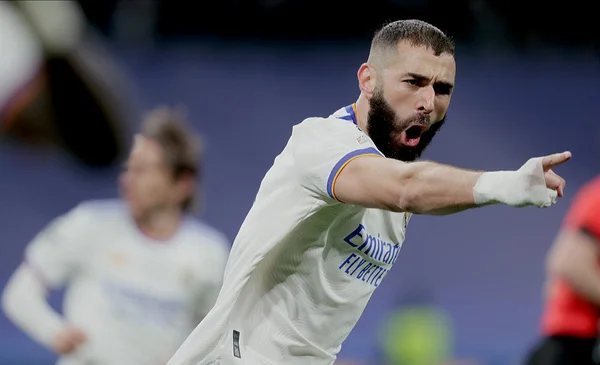 Con un triplete de Benzema, Real Madrid elimina con jerarquía al PSG (3 ...