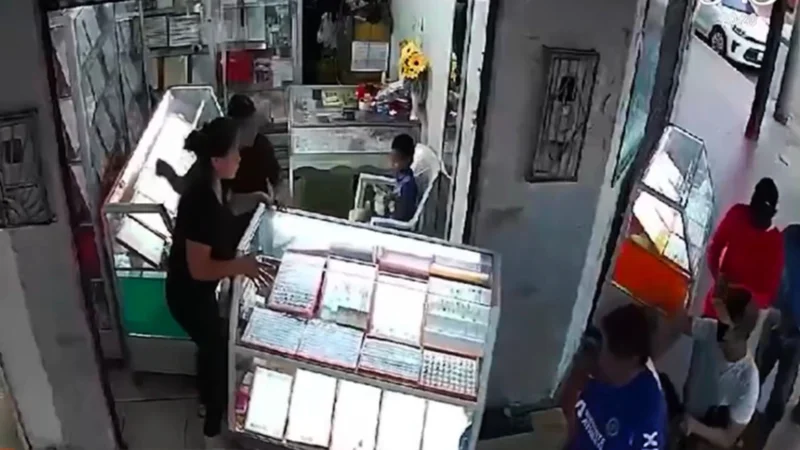 “No me da ganas de abrir, tengo miedo”: joyeros de Los Pozos exigen más seguridad tras asaltos