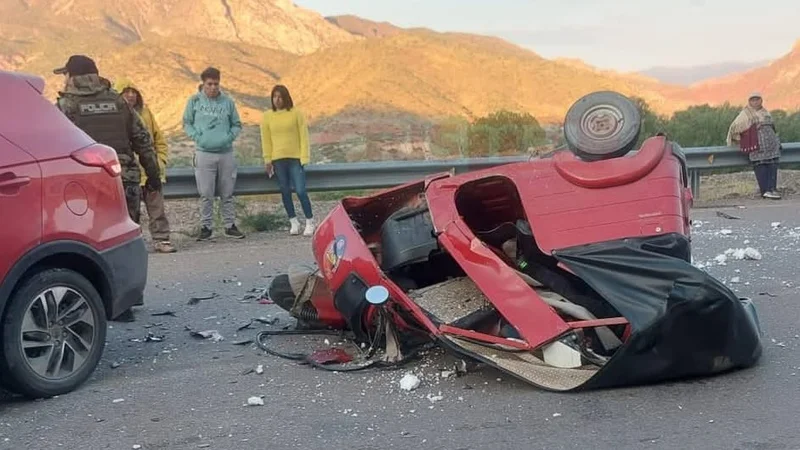 Accidente fatal en Tupiza: choque entre vagoneta y motocarro deja dos muertos