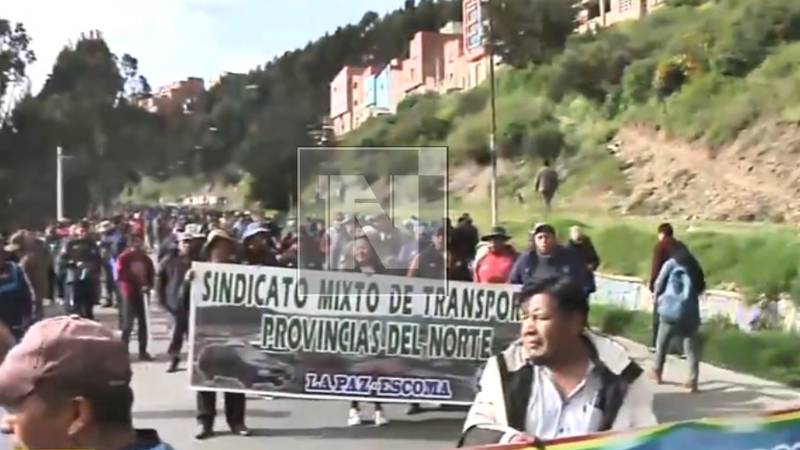 Transportistas interprovinciales inician marcha rumbo a La Paz ante la falta de combustible