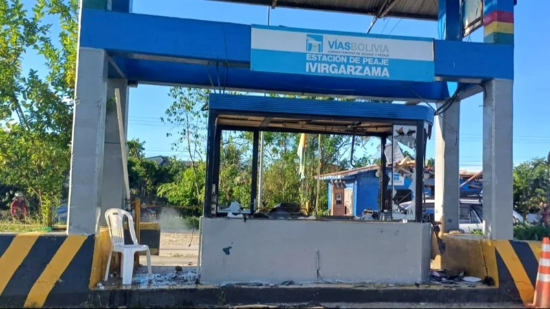 Policía investiga destrozos a retén en Ivirgarzama