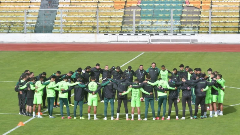 Entrenamiento de la selección boliviana en el estadio Hernando Siles. Foto: APG 