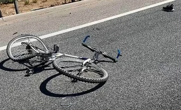 ¡Cruzaba la vía! Ciclista pierde la vida tras ser atropellado por un ...