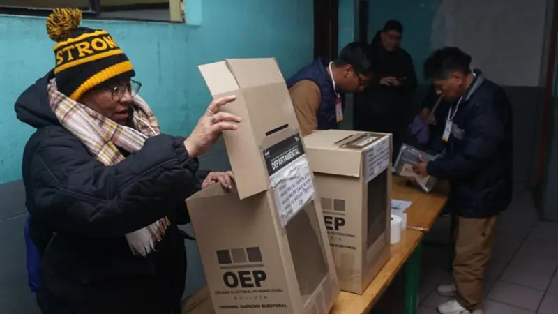 Foto: Apertura de mesas electorales. APG Foto: Apertura de mesas electorales. APG