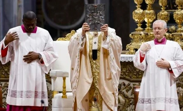 León XIV en su primer mensaje de Pascua: llamada a la paz sin concretar ...