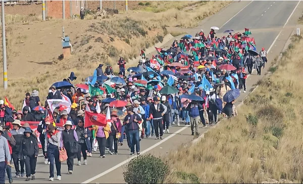 Maestros inicia marcha desde Calamarca hacia La Paz| Red Uno de Bolivia