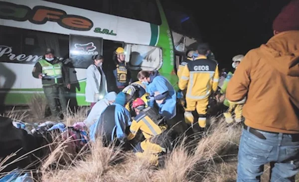 Embarrancamiento en la vía Cochabamba – Santa Cruz deja un muerto y ...