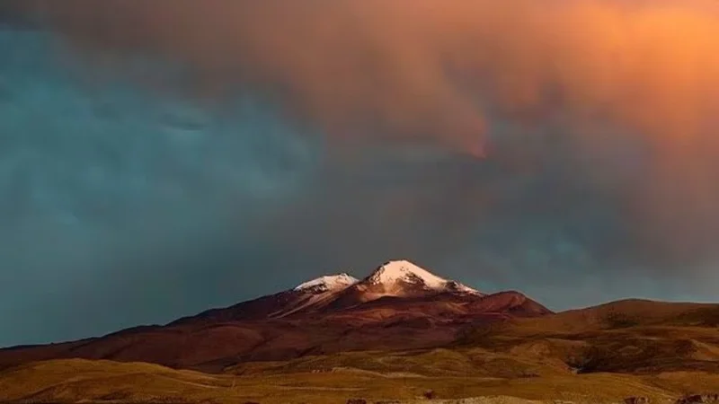 Volcán 'zombi' de Bolivia causa revuelo a nivel mundial al mostrar signos de actividad