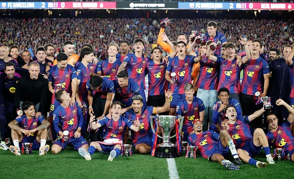 Barcelona vence 2-0 al Real Madrid y se consagra campeón de la Liga ...
