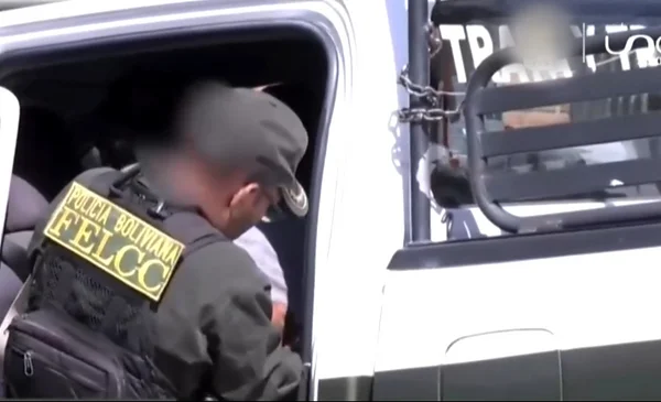 Arrestan a una joven de 18 años por estar con un menor de edad en un ...