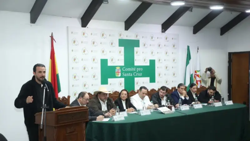 Gobernador cruceño pide garantías para evitar cercos a Santa Cruz Gobernador cruceño pide garantías para evitar cercos a Santa Cruz