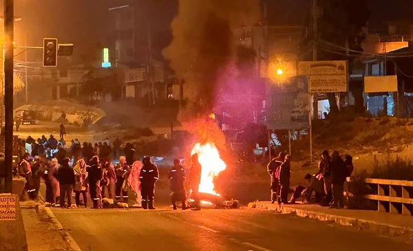 Bloqueo en Huayllani cumple segundo día y corta la vía Cochabamba-Santa ...