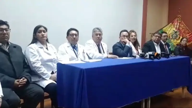 Foto: Comité del Colegio de Médicos de La Paz en conferencia de prensa. Captura de pantalla. Foto: Comité del Colegio de Médicos de La Paz en conferencia de prensa. Captura de pantalla.