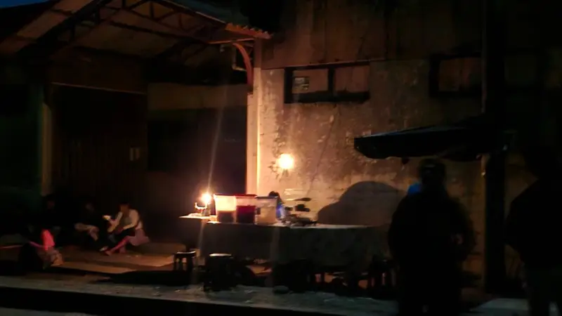 ELFEC se pronuncia tras el apagón que dejó sin luz a zonas del trópico cochabambino. Imagen de zona sin energìa eléctrica - RKC. ELFEC se pronuncia tras el apagón que dejó sin luz a zonas del trópico cochabambino. Imagen de zona sin energìa eléctrica - RKC.