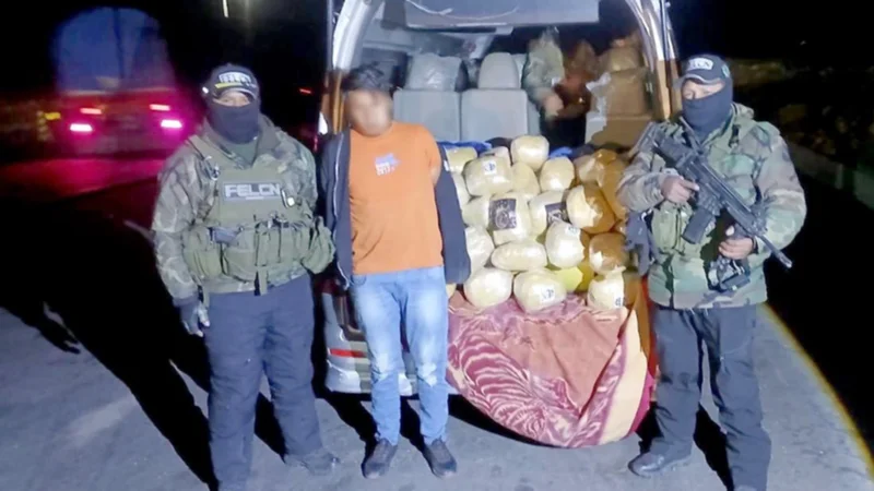La Felcn ejecutó cinco operativos en Oruro, logrando la aprehensión de ocho personas