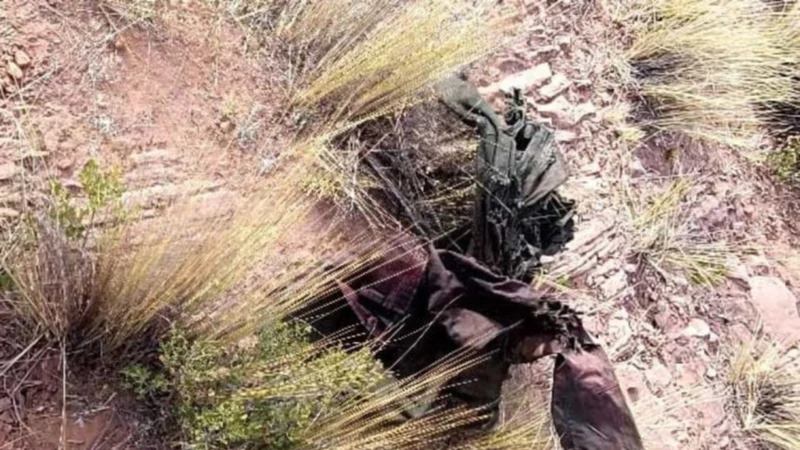 Foto: El uniforme del cuarto policía fallecido en Cochabamba 