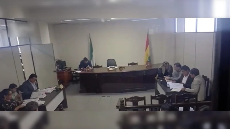 Cautelan a falso empresario por estafa millonaria a más de 100 familia. FOTO: NTV/RED UNO.