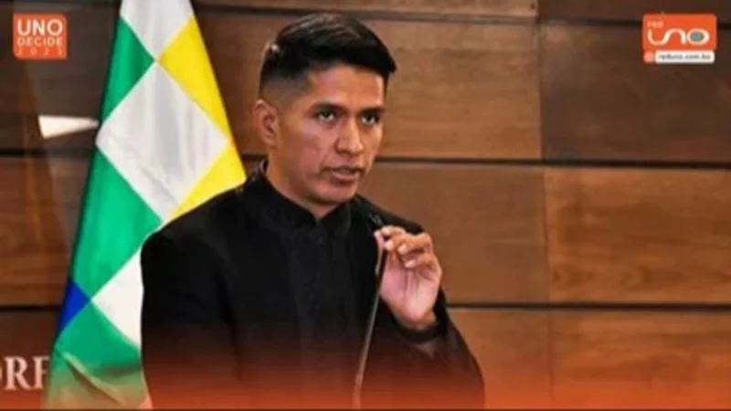 Andrónico: “Los políticos tradicionales pueden llevarnos a la deriva”