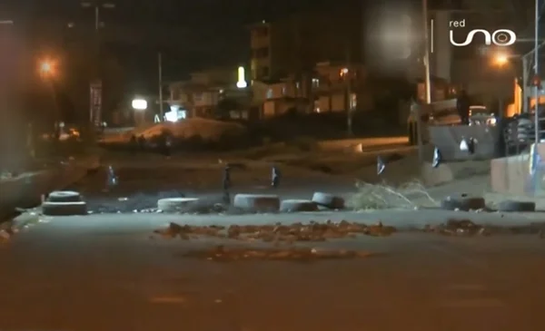 Tercera semana de conflicto: se refuerza el bloqueo en Huayllani y ...