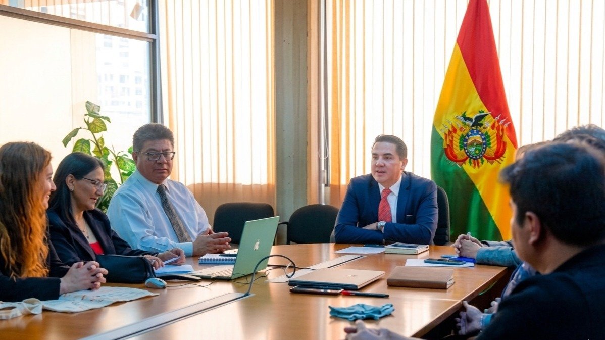 Misión italiana invertirá 300 mil euros en industria de sandalias  bioecológicas en Bolivia| Red Uno de Bolivia