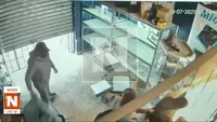 ¡El vendedor suplicó por su vida! Delincuentes armados atracaron una tienda en pleno centro de Cochabamba