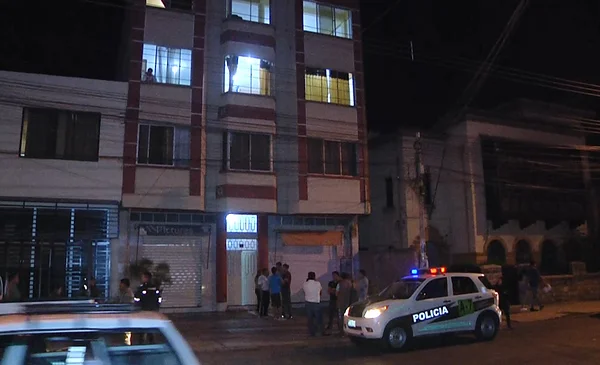 "Escucharon gritos": Una joven cayó de un tercer piso y está en grave ...