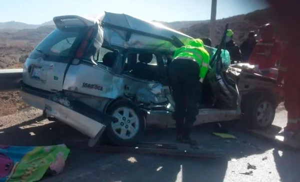 Un muerto y dos heridos tras choque entre un vehículo y una volqueta en ...