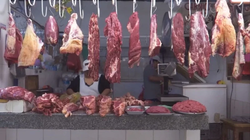 Carniceros ratifican la suspensión de venta de carne en mercados de Santa Cruz