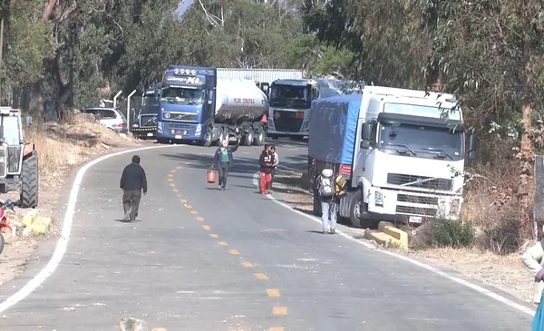 Una semana de bloqueos ahogan el país por falta de gasolina y alimentos ...