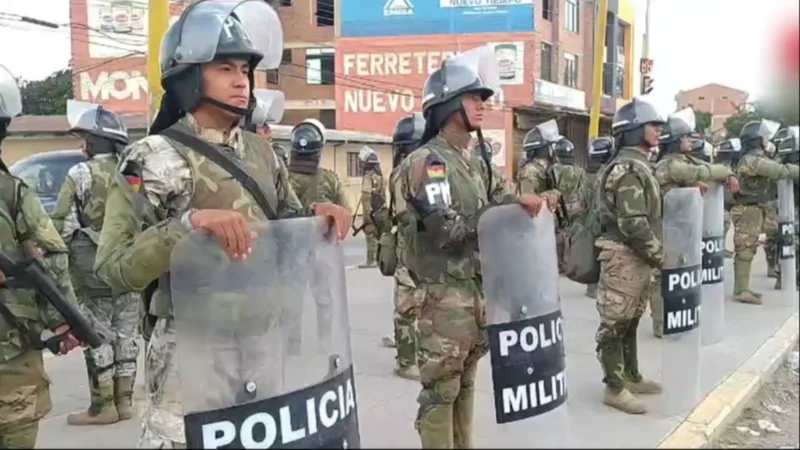 Militares se desplazan al Puente Kora y refuerzan seguridad tras enfrentamientos con bloqueadores