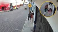 ¡Una pelota causó un accidente! Motociclista sufre aparatosa caída en plena calle (video)