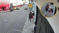 ¡Una pelota causó un accidente! Motociclista sufre aparatosa caída en plena calle (video)