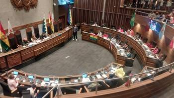 Foto: Senado no trata ley para cesar vocales del TSE