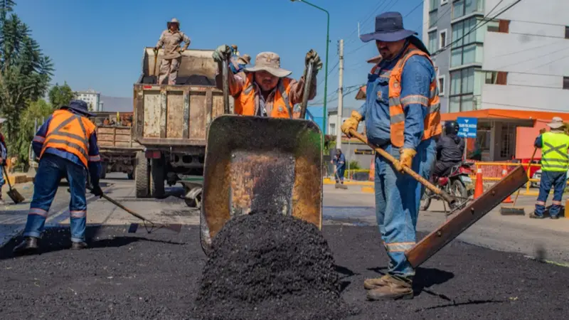 Falta de combustible frena obras y servicios municipales en Cochabamba