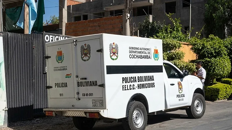 Investigan caída fatal de una mujer en Cochabamba. Foto: Red Uno Investigan caída fatal de una mujer en Cochabamba. Foto: Red Uno