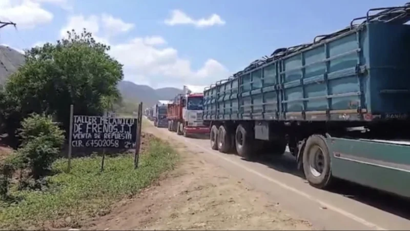 Persisten 16 bloqueos en el país durante el feriado por el Día de los Difuntos, según la ABC