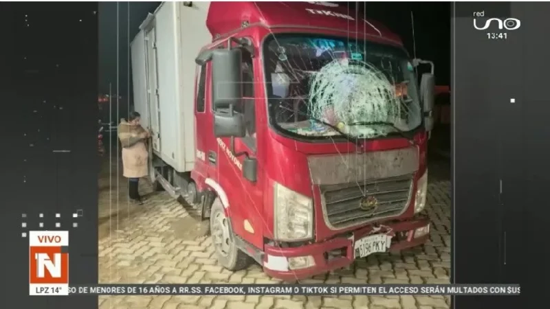 Hombre muere tras ser atropellado por un camión en la ruta a Copacabana