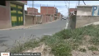 “Ahí la han dejado”: hallan el cuerpo de una mujer cerca de una cancha en El Alto