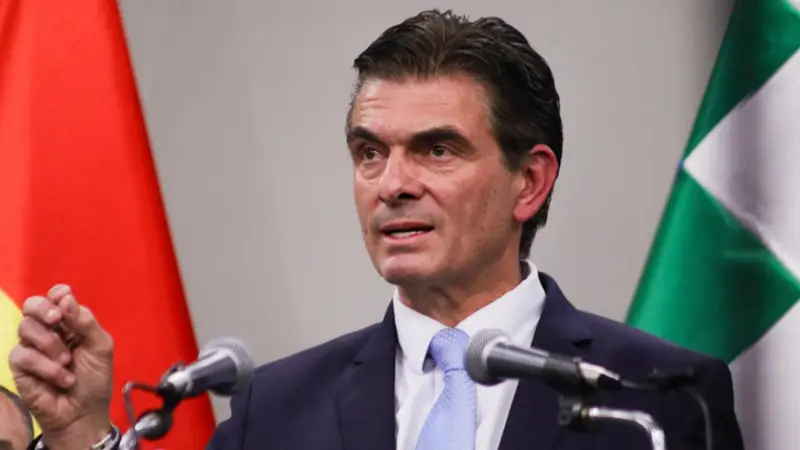 Foto: Presidente lanza las primeras medidas económicas 