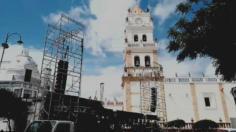 Con un acto cívico cultural, la capital del Estado da la bienvenida al año del Bicentenario de Bolivia