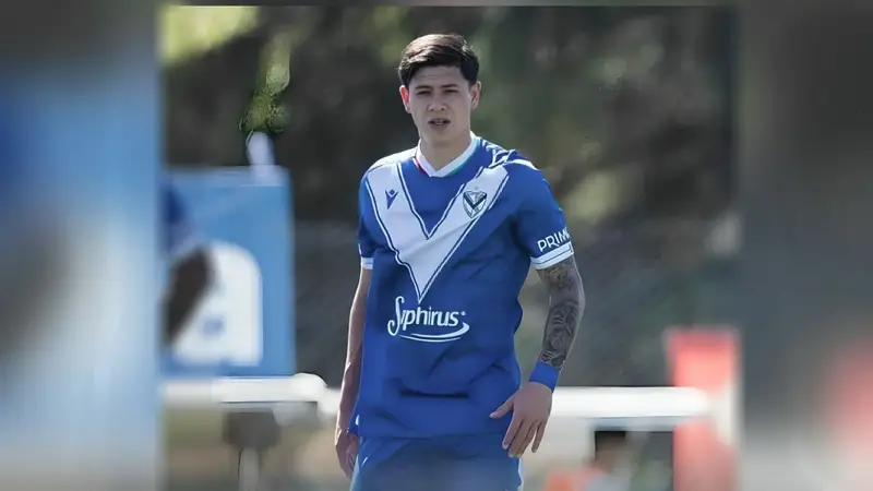 Máximo Mamani, cuando jugaba en las inferiores de Vélez Sarsfield de Argentina. Foto: Redes sociales. Máximo Mamani, cuando jugaba en las inferiores de Vélez Sarsfield de Argentina. Foto: Redes sociales.